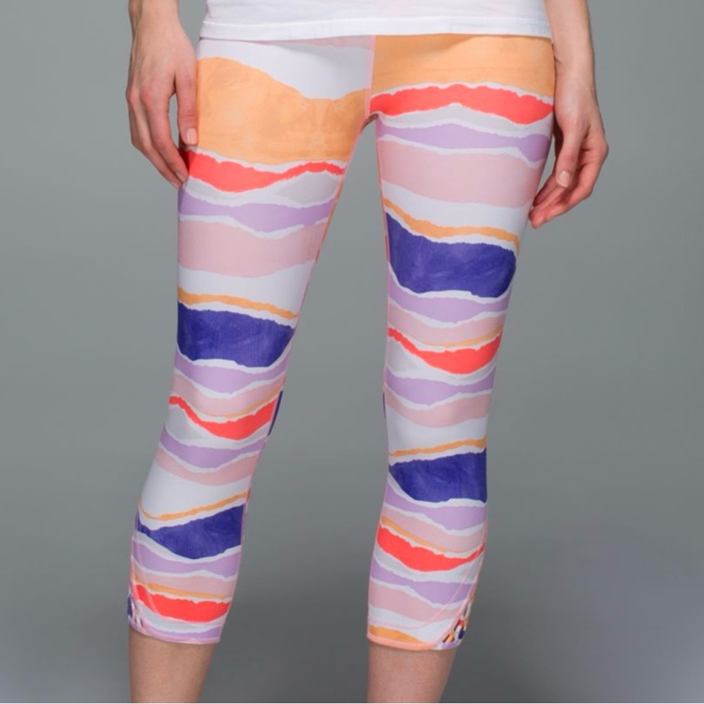 Lululemon True Self Crop Yoga Legging Bleacher Stripe White Iris Flower Size 4 - Picture 15 of 15